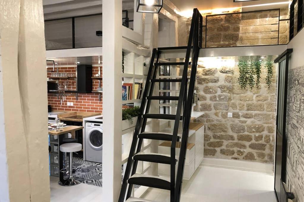 Loft Nazareth Quartier Du Marais * Parijs